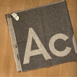 ACNE STUDIOS grey logo scarf